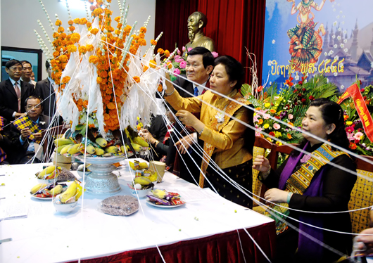 Tết Bunpimay Thắm tình hữu nghị hai nước Việt-Lào
